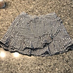 Juniors plaid skirt